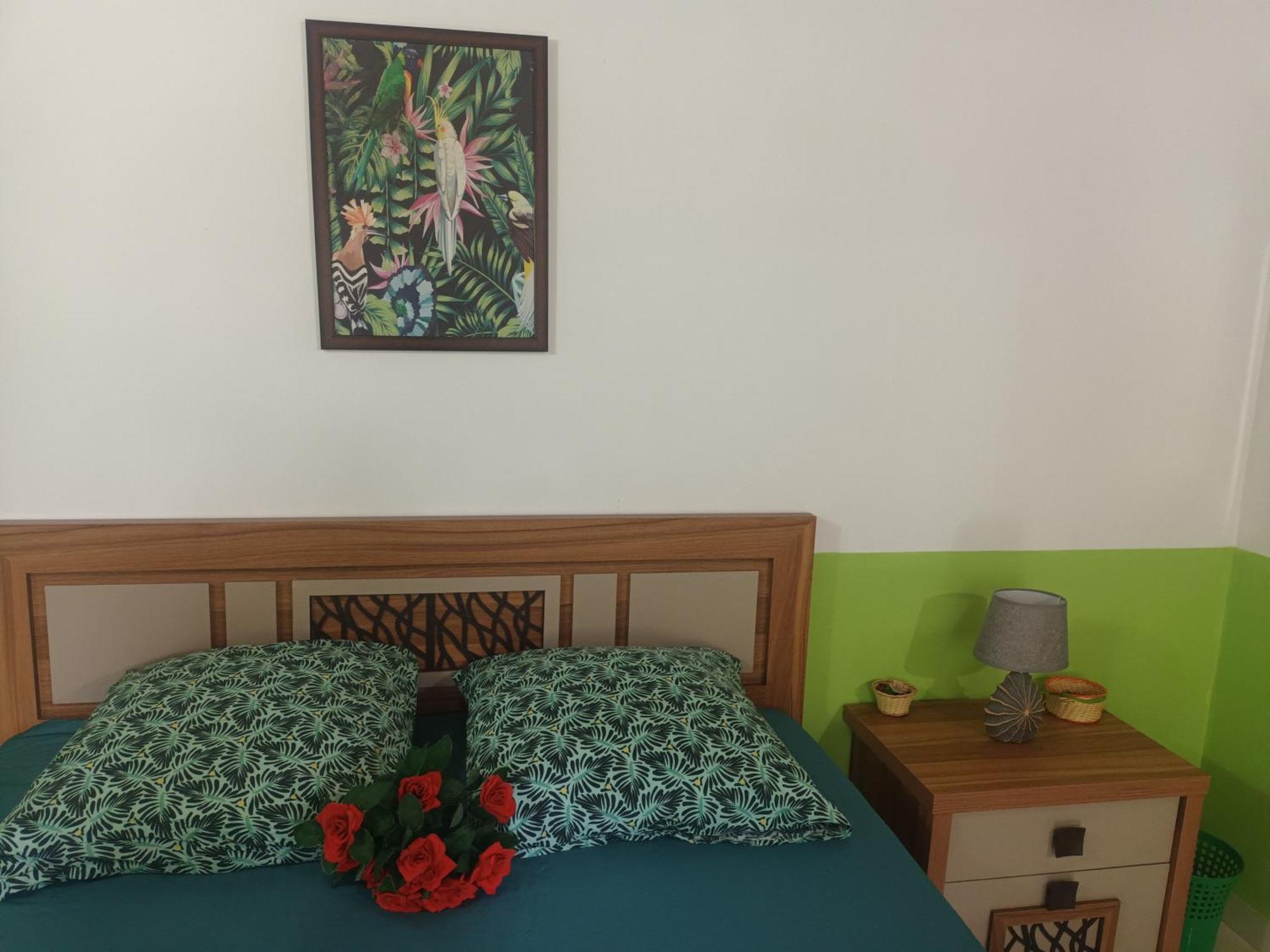 Lovely Flowers In Mount Lavinia Dehiwala-Mount Lavinia Exterior foto